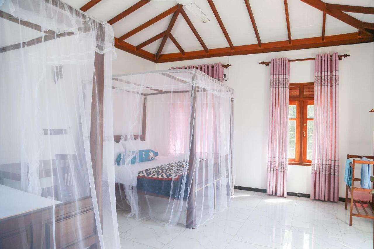 Coconut Hill Homestay Мирисса Экстерьер фото