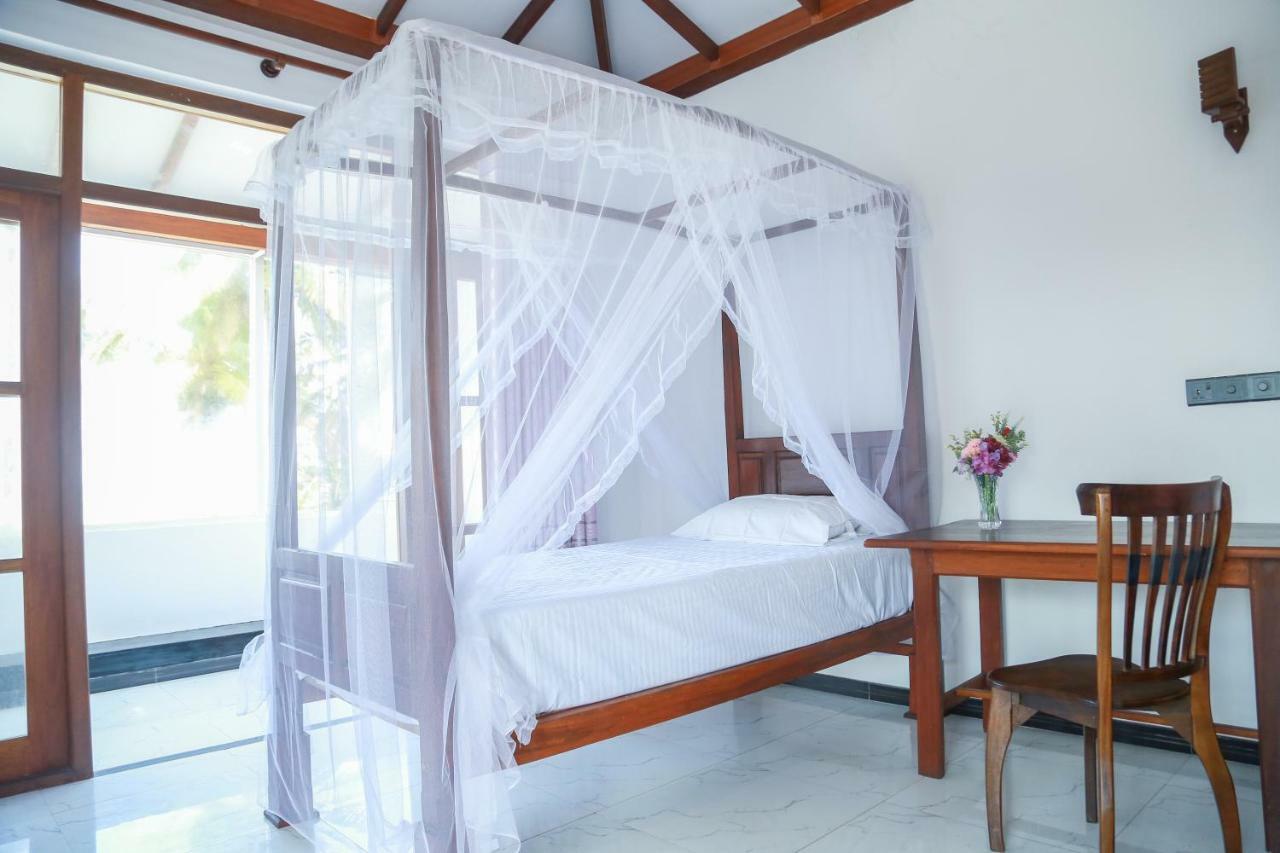 Coconut Hill Homestay Мирисса Экстерьер фото
